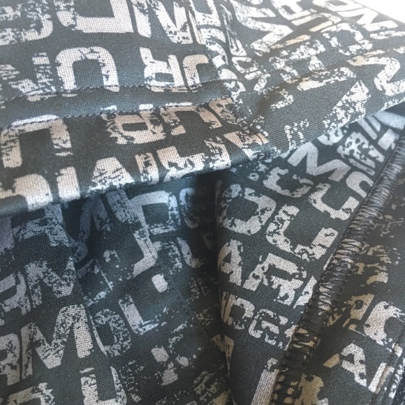 Under Armour Hoodie - Picture 4 of 5